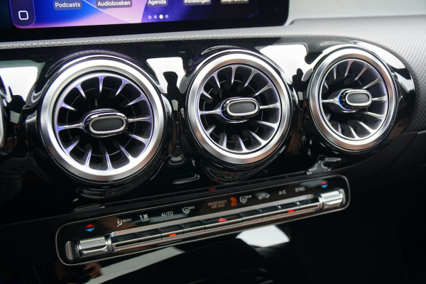 Mercedes-Benz CLA-Klasse Shooting Brake AMG Line *FACELIFT * + 360° / BURMESTER / HEAD-UP / MEMORY