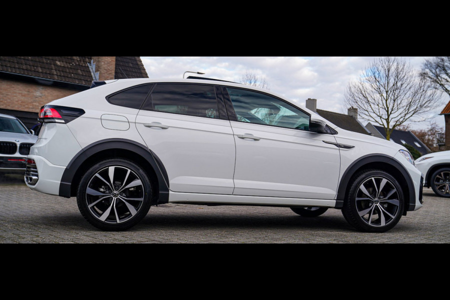 Volkswagen Taigo 1.0 TSI R-Line Business | Panorama | Stoelverwarming | Camera | Lane Assist | Digital dashboard