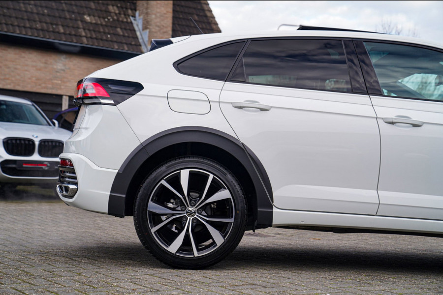 Volkswagen Taigo 1.0 TSI R-Line Business | Panorama | Stoelverwarming | Camera | Lane Assist | Digital dashboard