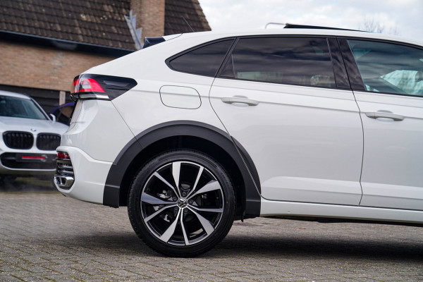 Volkswagen Taigo 1.0 TSI R-Line Business | Panorama | Stoelverwarming | Camera | Lane Assist | Digital dashboard