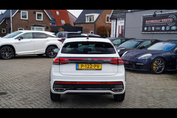 Volkswagen Taigo 1.0 TSI R-Line Business | Panorama | Stoelverwarming | Camera | Lane Assist | Digital dashboard