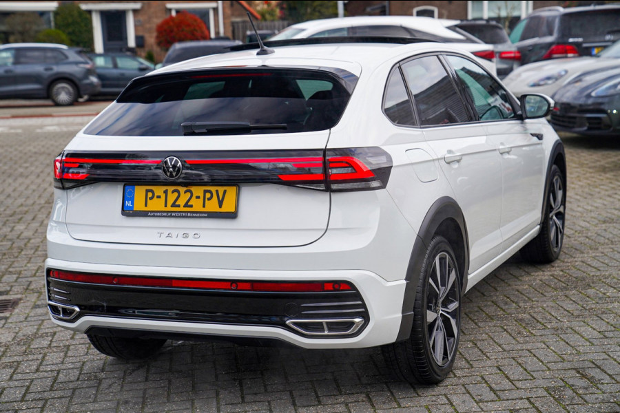 Volkswagen Taigo 1.0 TSI R-Line Business | Panorama | Stoelverwarming | Camera | Lane Assist | Digital dashboard