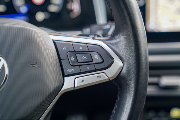 Volkswagen Taigo 1.0 TSI R-Line Business | Panorama | Stoelverwarming | Camera | Lane Assist | Digital dashboard