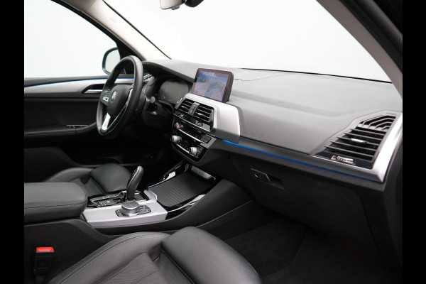 BMW X3 xDrive30e Sportline PHEV 293pk Dealer O.H | Trekhaak Af Fabriek | Panodak | Head Up | Sportstoelen Verwarmd | Sfeerverlichting | Keyless | Apple Carplay | LED Koplampen | Blis | Navigatie | DAB | Cruise Control | Plug In Hybrid |