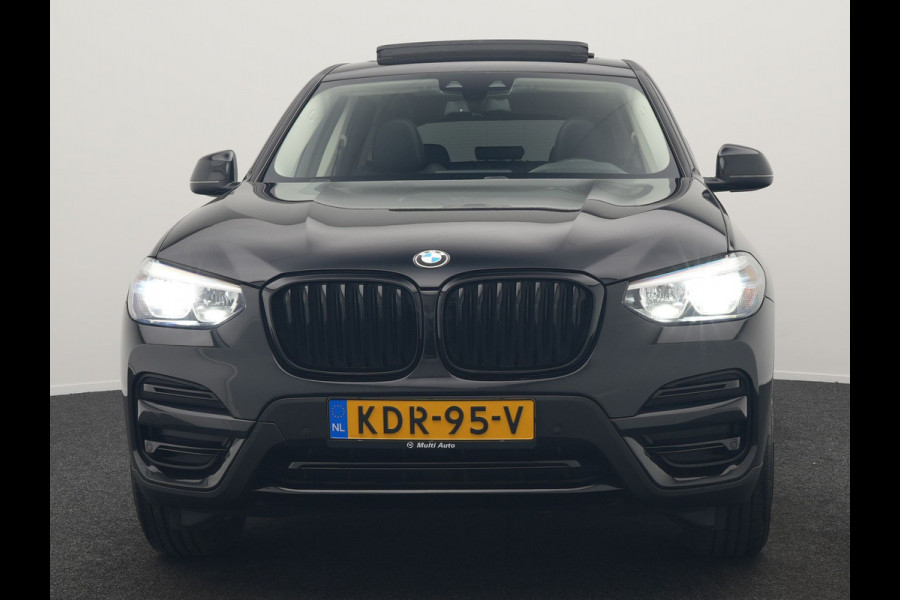 BMW X3 xDrive30e Sportline PHEV 293pk Dealer O.H | Trekhaak Af Fabriek | Panodak | Head Up | Sportstoelen Verwarmd | Sfeerverlichting | Keyless | Apple Carplay | LED Koplampen | Blis | Navigatie | DAB | Cruise Control | Plug In Hybrid |