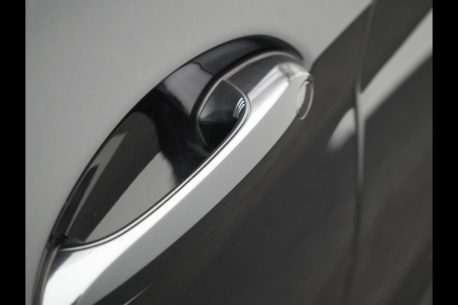 BMW X3 xDrive30e Sportline PHEV 293pk Dealer O.H | Trekhaak Af Fabriek | Panodak | Head Up | Sportstoelen Verwarmd | Sfeerverlichting | Keyless | Apple Carplay | LED Koplampen | Blis | Navigatie | DAB | Cruise Control | Plug In Hybrid |