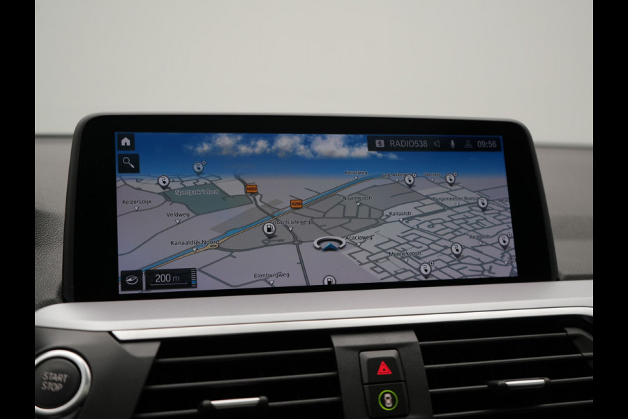 BMW X3 xDrive30e Sportline PHEV 293pk Dealer O.H | Trekhaak Af Fabriek | Panodak | Head Up | Sportstoelen Verwarmd | Sfeerverlichting | Keyless | Apple Carplay | LED Koplampen | Blis | Navigatie | DAB | Cruise Control | Plug In Hybrid |