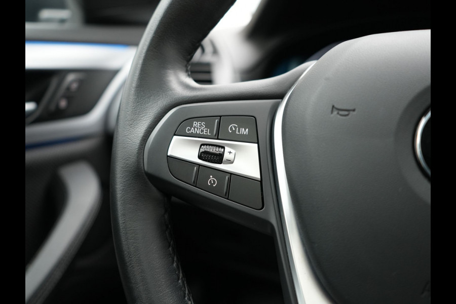 BMW X3 xDrive30e Sportline PHEV 293pk Dealer O.H | Trekhaak Af Fabriek | Panodak | Head Up | Sportstoelen Verwarmd | Sfeerverlichting | Keyless | Apple Carplay | LED Koplampen | Blis | Navigatie | DAB | Cruise Control | Plug In Hybrid |