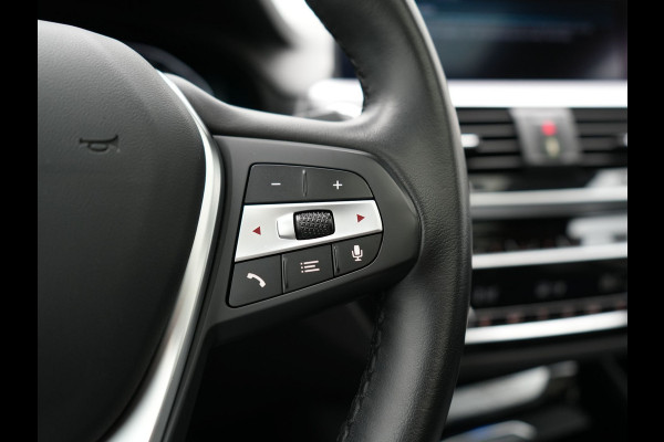 BMW X3 xDrive30e Sportline PHEV 293pk Dealer O.H | Trekhaak Af Fabriek | Panodak | Head Up | Sportstoelen Verwarmd | Sfeerverlichting | Keyless | Apple Carplay | LED Koplampen | Blis | Navigatie | DAB | Cruise Control | Plug In Hybrid |