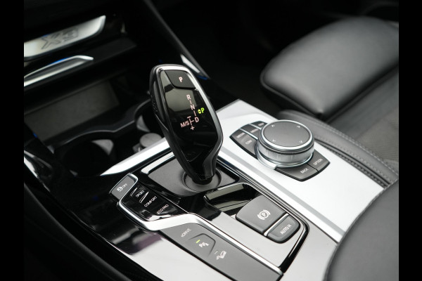 BMW X3 xDrive30e Sportline PHEV 293pk Dealer O.H | Trekhaak Af Fabriek | Panodak | Head Up | Sportstoelen Verwarmd | Sfeerverlichting | Keyless | Apple Carplay | LED Koplampen | Blis | Navigatie | DAB | Cruise Control | Plug In Hybrid |