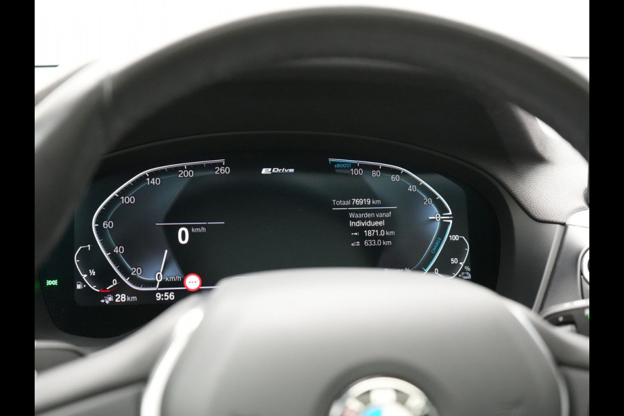 BMW X3 xDrive30e Sportline PHEV 293pk Dealer O.H | Trekhaak Af Fabriek | Panodak | Head Up | Sportstoelen Verwarmd | Sfeerverlichting | Keyless | Apple Carplay | LED Koplampen | Blis | Navigatie | DAB | Cruise Control | Plug In Hybrid |