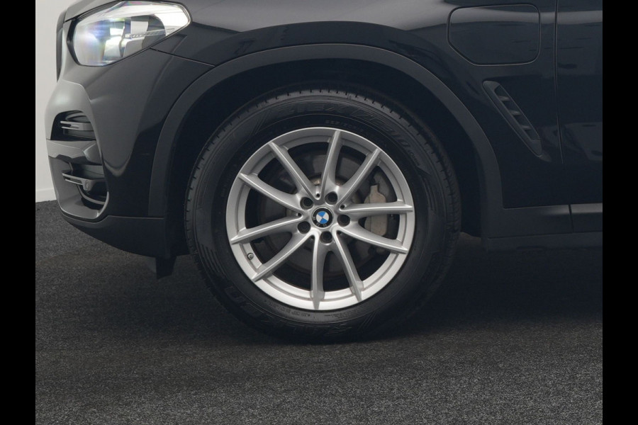BMW X3 xDrive30e Sportline PHEV 293pk Dealer O.H | Trekhaak Af Fabriek | Panodak | Head Up | Sportstoelen Verwarmd | Sfeerverlichting | Keyless | Apple Carplay | LED Koplampen | Blis | Navigatie | DAB | Cruise Control | Plug In Hybrid |