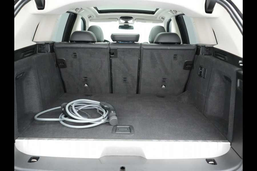 BMW X3 xDrive30e Sportline PHEV 293pk Dealer O.H | Trekhaak Af Fabriek | Panodak | Head Up | Sportstoelen Verwarmd | Sfeerverlichting | Keyless | Apple Carplay | LED Koplampen | Blis | Navigatie | DAB | Cruise Control | Plug In Hybrid |