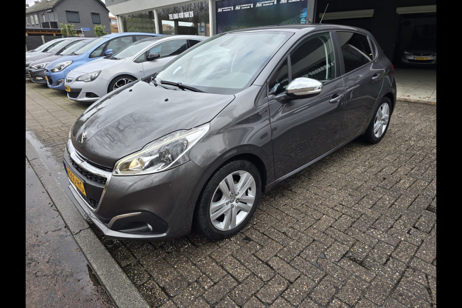 Peugeot 208 1.2 PureTech Signature | 2E EIGENAAR | 12MND GARANTIE | NW DIST RIEM | NAVI |