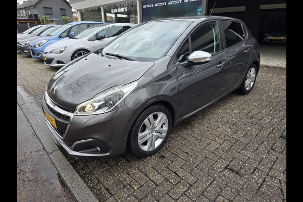 Peugeot 208 1.2 PureTech Signature | 2E EIGENAAR | 12MND GARANTIE | NW DIST RIEM | NAVI |