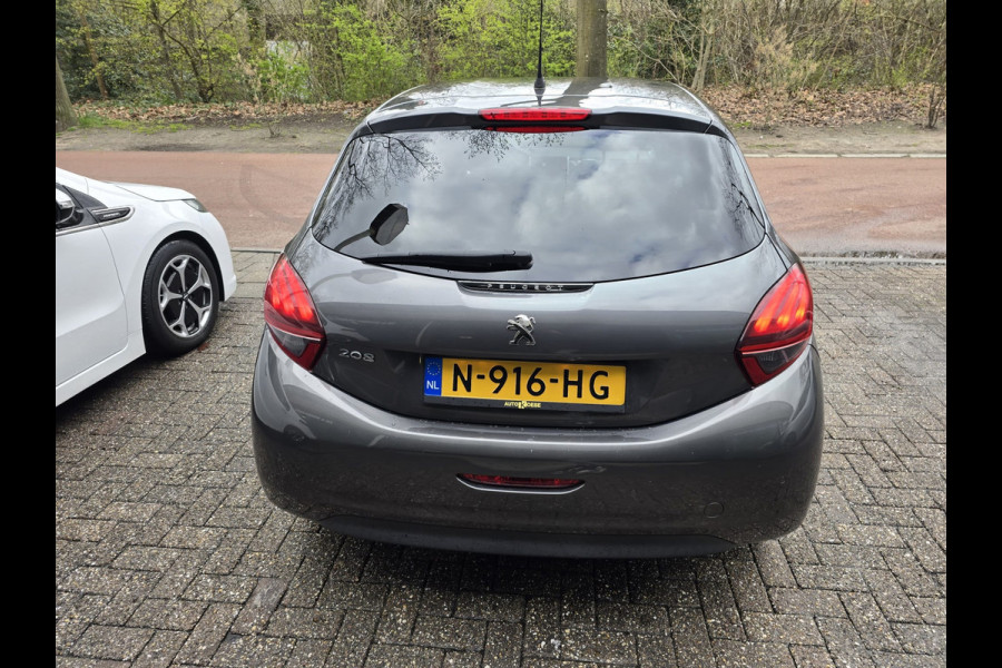 Peugeot 208 1.2 PureTech Signature | 2E EIGENAAR | 12MND GARANTIE | NW DIST RIEM | NAVI |