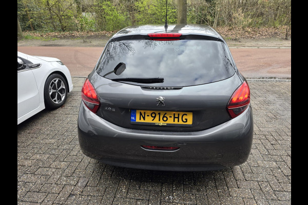 Peugeot 208 1.2 PureTech Signature | 2E EIGENAAR | 12MND GARANTIE | NW DIST RIEM | NAVI |