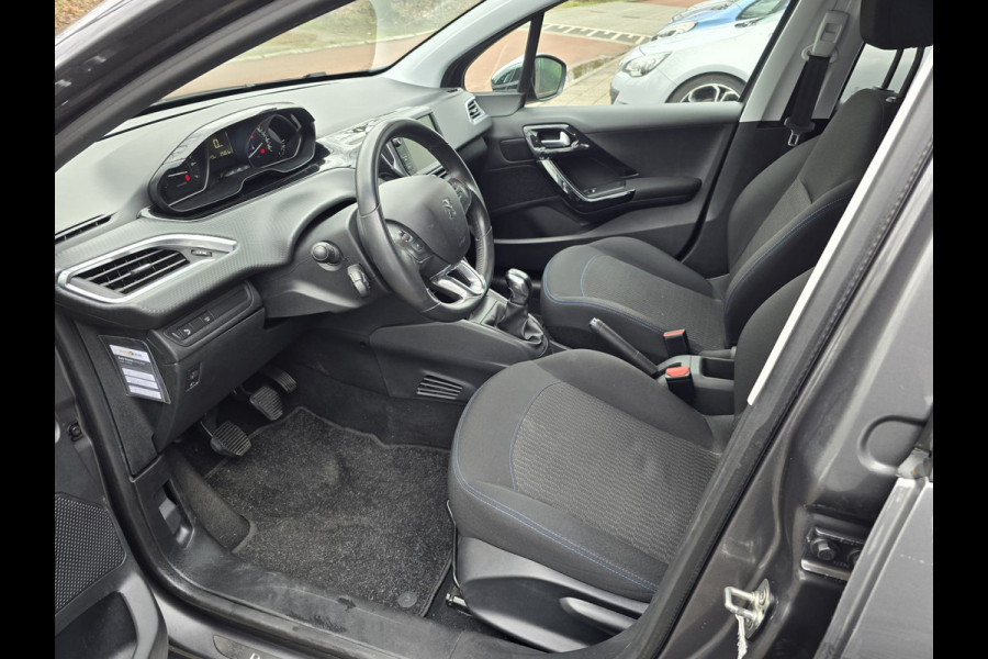 Peugeot 208 1.2 PureTech Signature | 2E EIGENAAR | 12MND GARANTIE | NW DIST RIEM | NAVI |