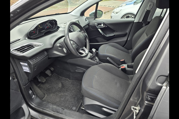 Peugeot 208 1.2 PureTech Signature | 2E EIGENAAR | 12MND GARANTIE | NW DIST RIEM | NAVI |