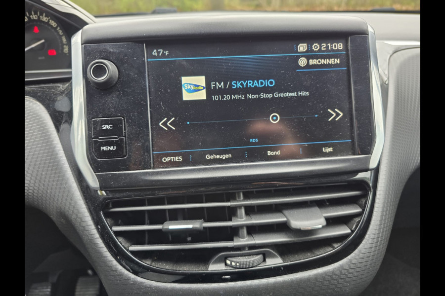 Peugeot 208 1.2 PureTech Signature | 2E EIGENAAR | 12MND GARANTIE | NW DIST RIEM | NAVI |