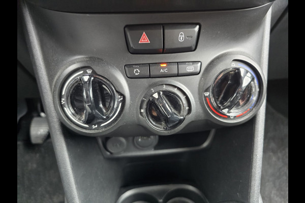 Peugeot 208 1.2 PureTech Signature | 2E EIGENAAR | 12MND GARANTIE | NW DIST RIEM | NAVI |