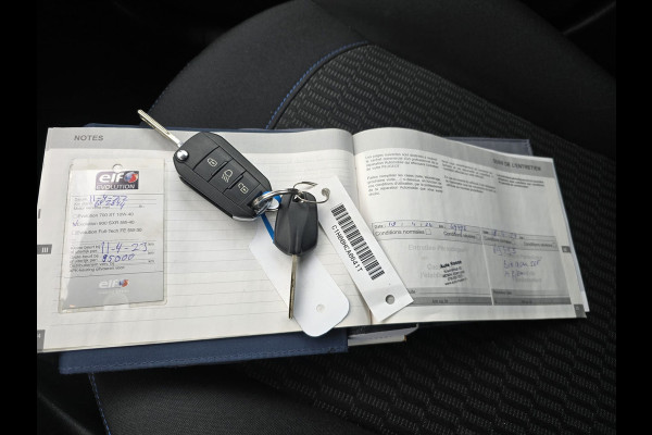 Peugeot 208 1.2 PureTech Signature | 2E EIGENAAR | 12MND GARANTIE | NW DIST RIEM | NAVI |