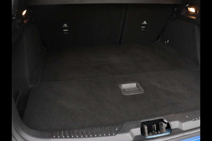 Ford Focus 1.5 EcoBoost ST Line | Stoelverwarming | Adaptive cruise | Carplay | Navigatie | Dodehoek detectie | Keyless | Full LED | Climate control | B&O Sound | Parkeerhulp | 18'' | Stuurverwarming