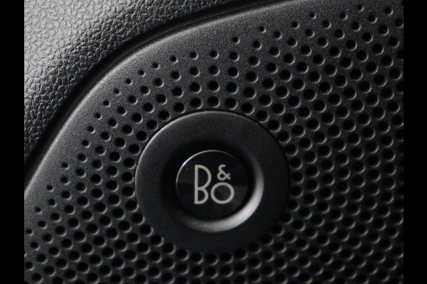 Ford Focus 1.5 EcoBoost ST Line | Stoelverwarming | Adaptive cruise | Carplay | Navigatie | Dodehoek detectie | Keyless | Full LED | Climate control | B&O Sound | Parkeerhulp | 18'' | Stuurverwarming