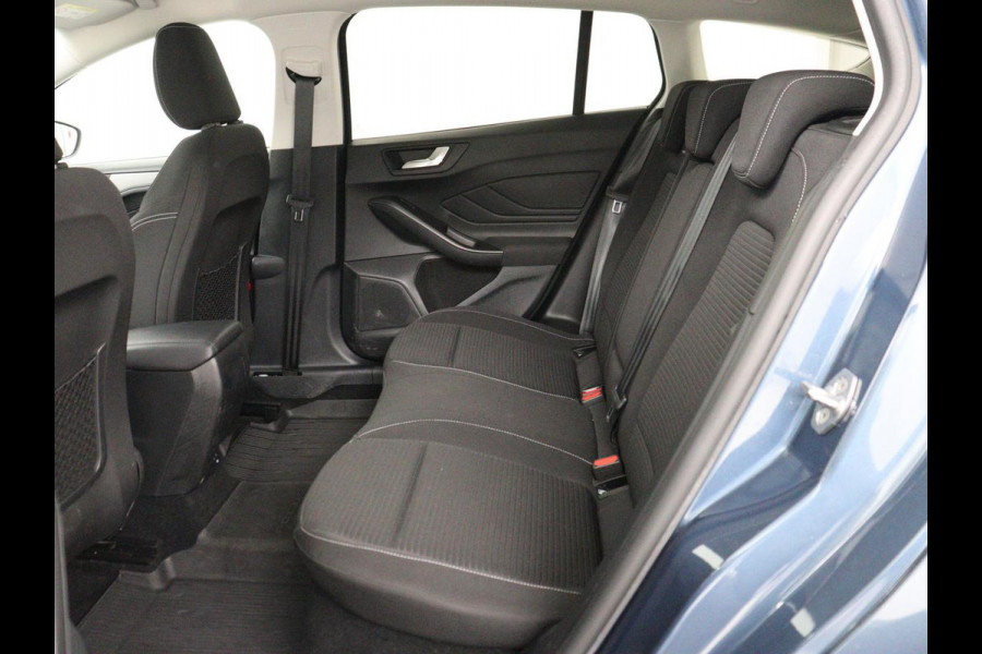 Ford Focus 1.0 EcoBoost Hybrid Titanium Style | Stoelverwarming | Camera | Carplay | Stuurverwarming | Navigatie | Full LED | Park Assist | Climate control | Bluetooth | Cruise control