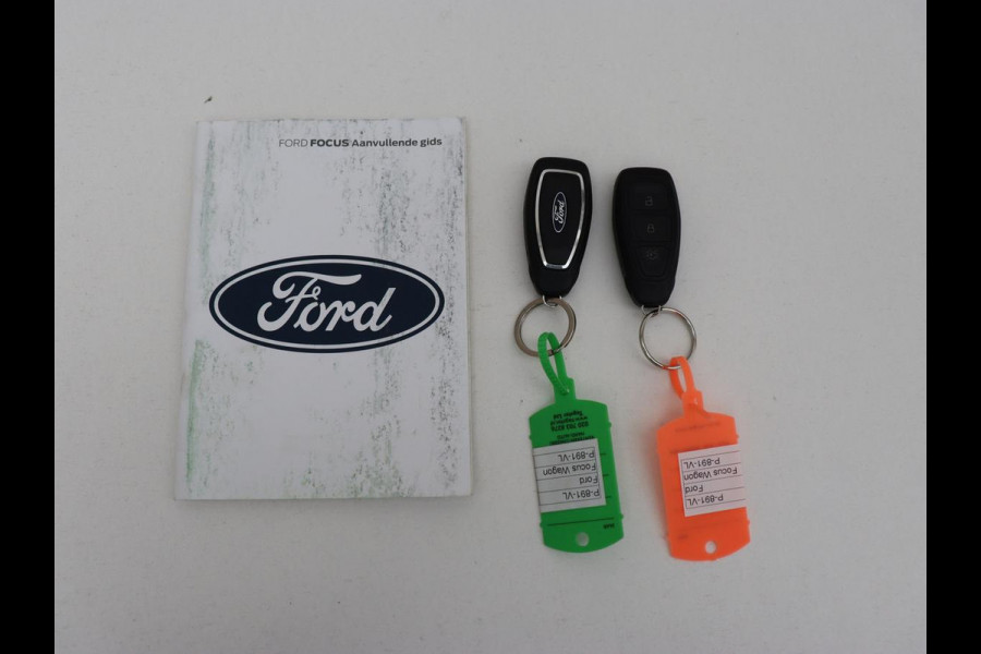 Ford Focus 1.0 EcoBoost Hybrid Titanium Style | Stoelverwarming | Camera | Carplay | Stuurverwarming | Navigatie | Full LED | Park Assist | Climate control | Bluetooth | Cruise control