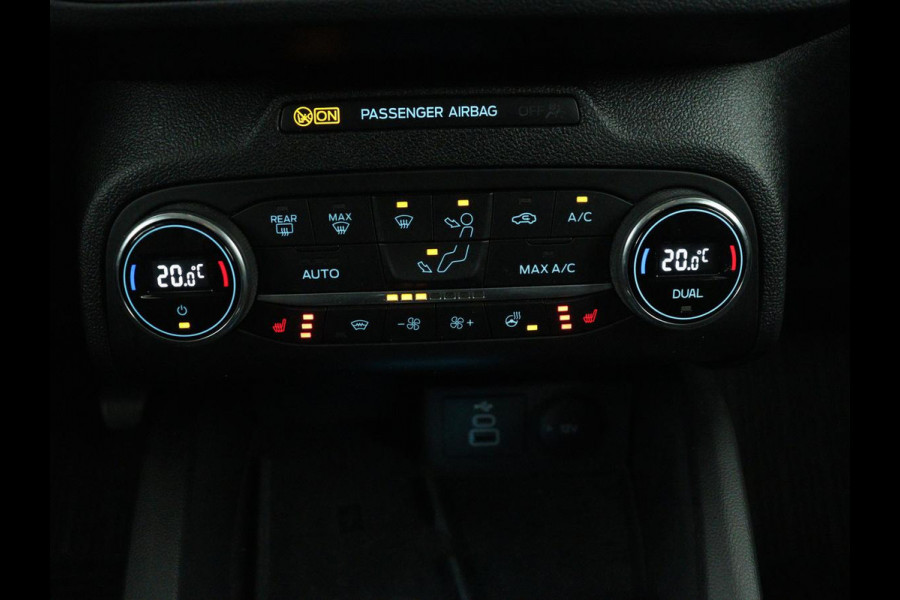 Ford Focus 1.0 EcoBoost Hybrid Titanium Style | Stoelverwarming | Camera | Carplay | Stuurverwarming | Navigatie | Full LED | Park Assist | Climate control | Bluetooth | Cruise control