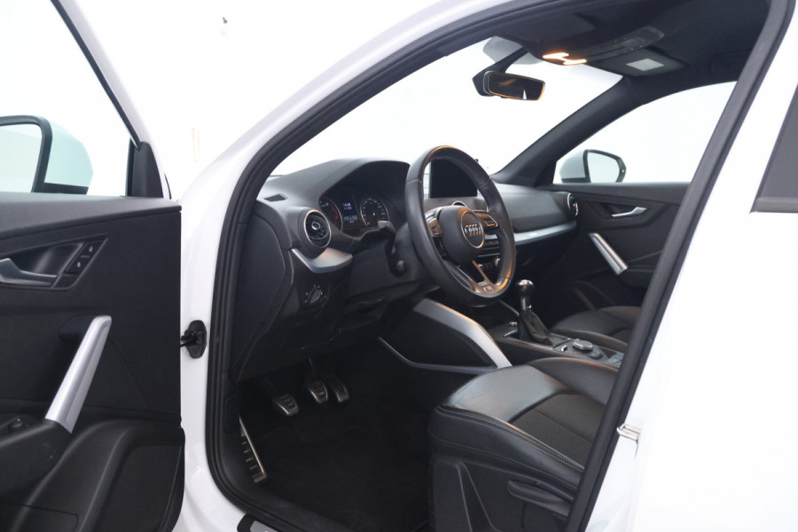 Audi Q2 30 TFSI Sport S-line! Leer, Alles in kleur!