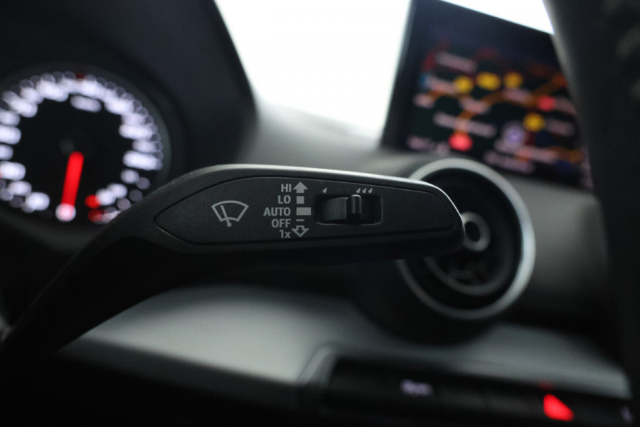 Audi Q2 30 TFSI Sport S-line! Leer, Alles in kleur!