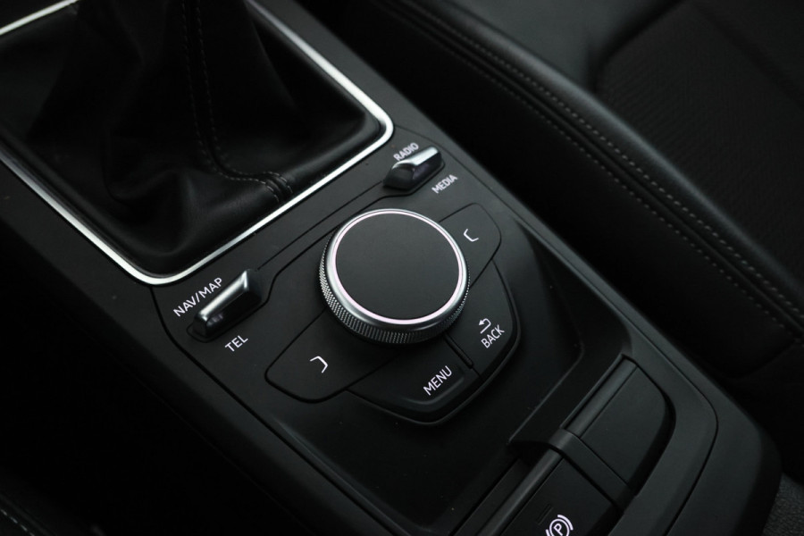 Audi Q2 30 TFSI Sport S-line! Leer, Alles in kleur!