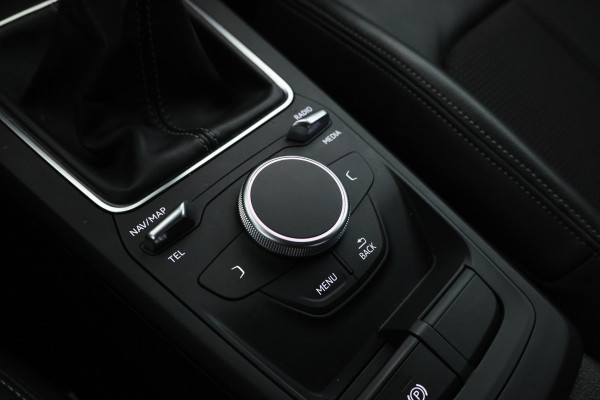 Audi Q2 30 TFSI Sport S-line! Leer, Alles in kleur!