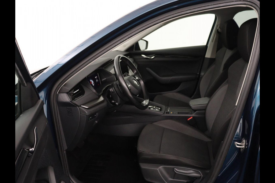 Škoda Octavia 1.4 TSI iV PHEV Business Edition | Adaptive cruise | Stuurverwarming | Carplay | Navigatie | Parkeerhulp | Full LED | Climate control | Digital Cockpit | Bluetooth | Plug In