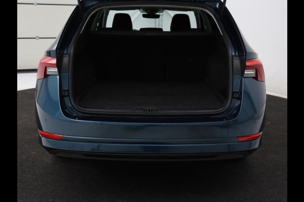 Škoda Octavia 1.4 TSI iV PHEV Business Edition | Adaptive cruise | Stuurverwarming | Carplay | Navigatie | Parkeerhulp | Full LED | Climate control | Digital Cockpit | Bluetooth | Plug In