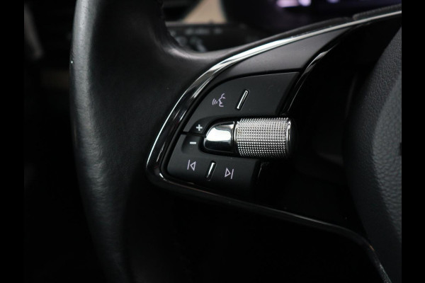 Škoda Kamiq 1.0 TSI Business Edition | Stoelverwarming | Virtual Cockpit | Carplay | Navigatie | Parkeerhulp | Full LED | Climate control | Cruise control
