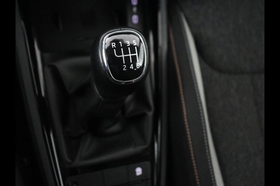 Škoda Kamiq 1.0 TSI Business Edition | Stoelverwarming | Virtual Cockpit | Carplay | Navigatie | Parkeerhulp | Full LED | Climate control | Cruise control