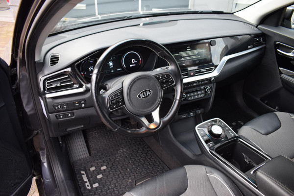 Kia e-Niro DynamicLine 64 kWh | Navi | Carplay | 17"| Stoelverwarming | Climate