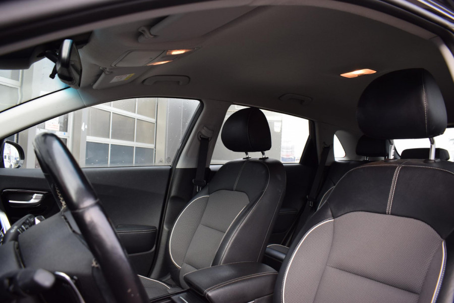 Kia e-Niro DynamicLine 64 kWh | Navi | Carplay | 17"| Stoelverwarming | Climate