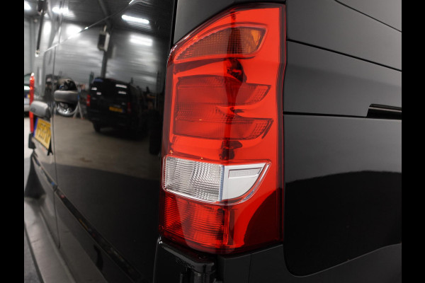 Mercedes-Benz Vito 111 CDI Functional Lang L2 Trekhaak Airco Navigatie Cruise control Parkeersensoren