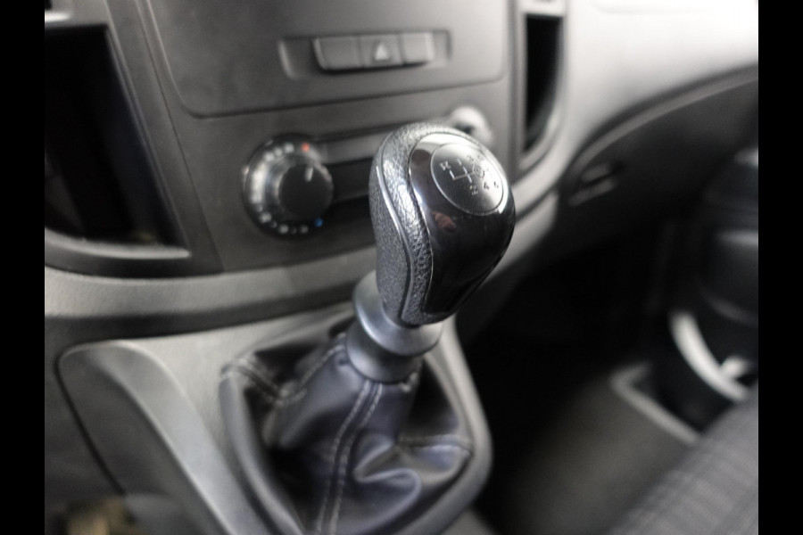 Mercedes-Benz Vito 111 CDI Functional Lang L2 Trekhaak Airco Navigatie Cruise control Parkeersensoren