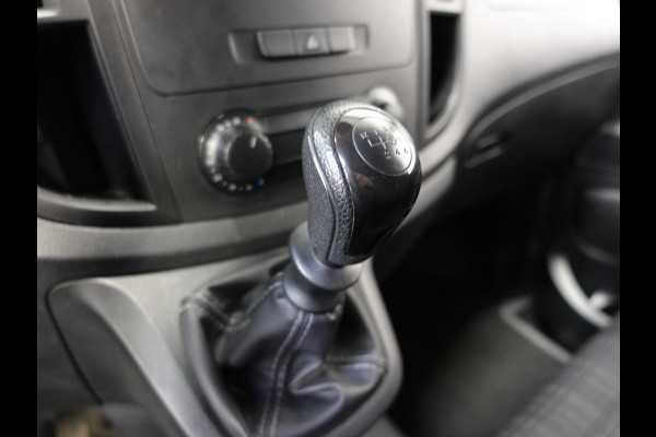 Mercedes-Benz Vito 111 CDI Functional Lang L2 Trekhaak Airco Navigatie Cruise control Parkeersensoren