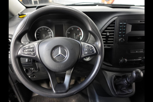 Mercedes-Benz Vito 111 CDI Functional Lang L2 Trekhaak Airco Navigatie Cruise control Parkeersensoren