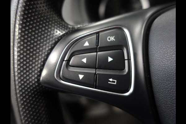 Mercedes-Benz Vito 111 CDI Functional Lang L2 Trekhaak Airco Navigatie Cruise control Parkeersensoren