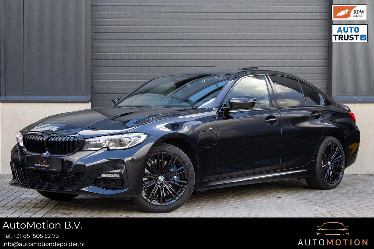 BMW 3-serie 330e PANO MEMORY M PAKKET CAMERA HUD