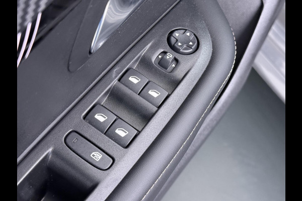 Peugeot 208 1.2 Hybrid 110 e-DCS6 Allure RIJKLAARPRIJS | FABRIEKSGARANTIE t/m 03-2027 |  KEYLESS ENTRY | APPLE CARPLAY-ANDROID AUTO| PARKEERSENSOREN VOOR EN ACHTER |