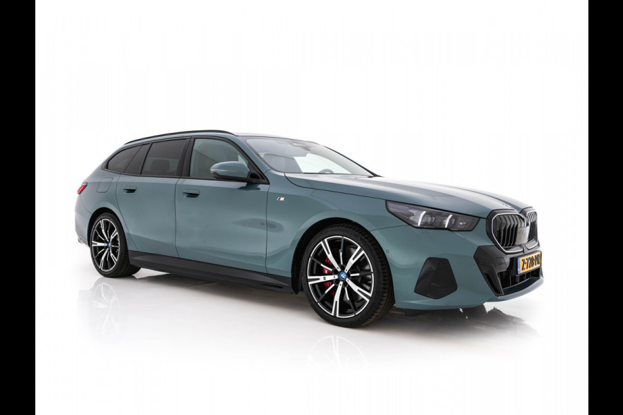 BMW i5 Touring eDrive40 84 kWh M-Sportpack [ 3-Fase ] (INCL.BTW) *HEAD-UP | LEATHER | FULL-LED | BOWERS&WILKINS | MEMORY-PACK | TOP-VIEW | BLINDSPOT | KEYLESS | WIDESCREEN-DIGI-COCKPIT | HEATED/VENTILATED-SPORTSEATS | PRIVACY-GLASS | NAVI-FULLMA