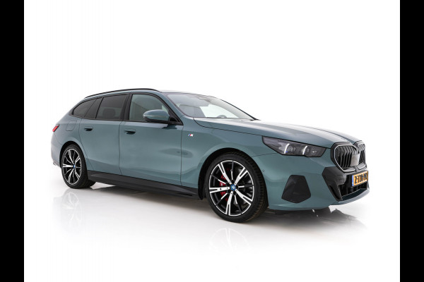 BMW i5 Touring eDrive40 84 kWh M-Sportpack [ 3-Fase ] (INCL.BTW) *HEAD-UP | LEATHER | FULL-LED | BOWERS&WILKINS | MEMORY-PACK | TOP-VIEW | BLINDSPOT | KEYLESS | WIDESCREEN-DIGI-COCKPIT | HEATED/VENTILATED-SPORTSEATS | PRIVACY-GLASS | NAVI-FULLMA